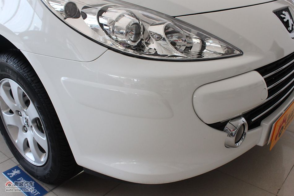 新标致307三厢外观细节