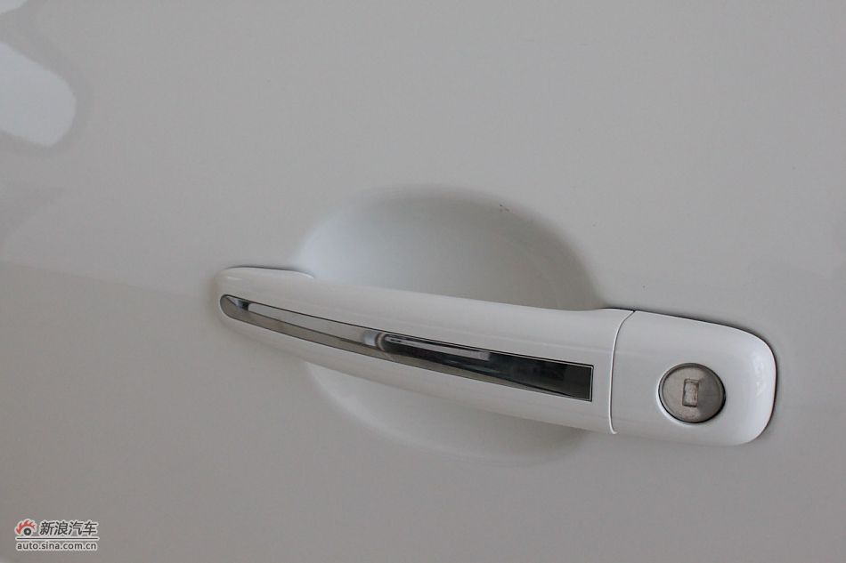 新标致307三厢外观细节