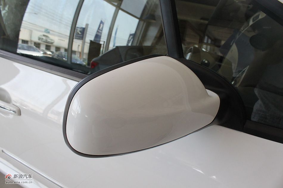 新标致307三厢外观细节