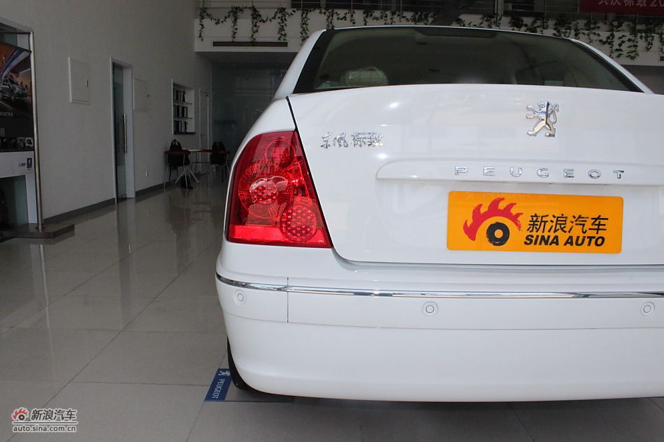 新标致307三厢外观细节