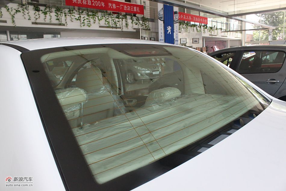 新标致307三厢外观细节