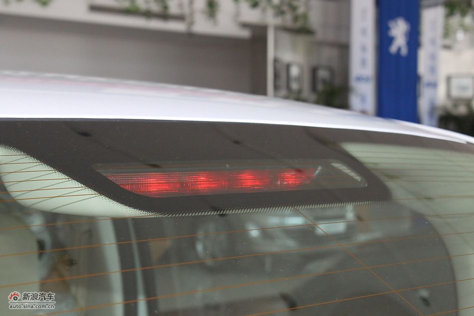 新标致307三厢外观细节