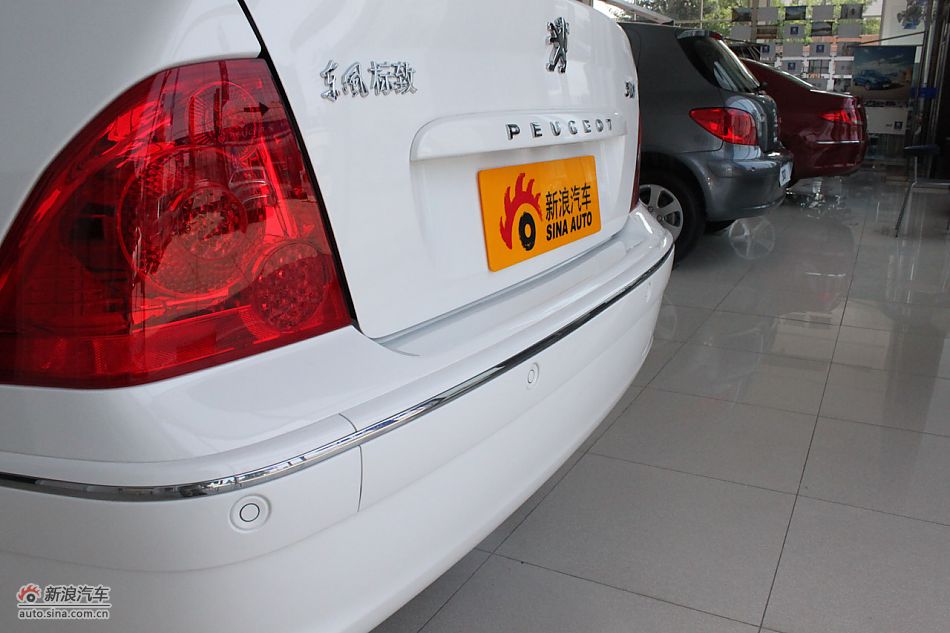 新标致307三厢外观细节