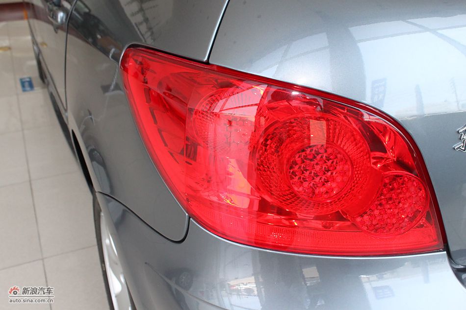 新标致307两厢外观细节