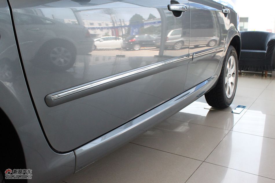 新标致307两厢外观细节