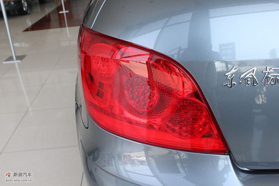 新标致307两厢外观细节
