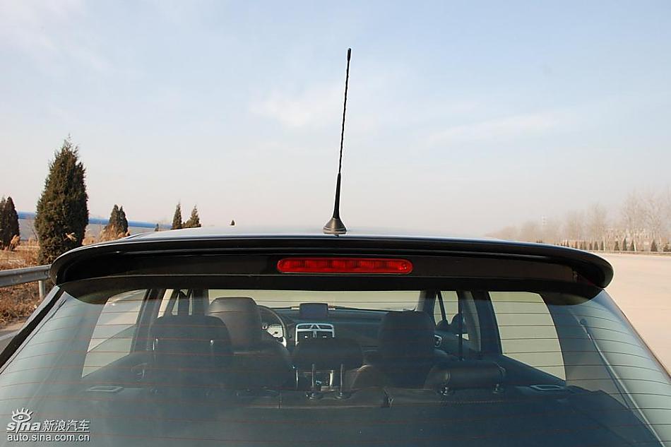 东风标致307两厢外观实拍图