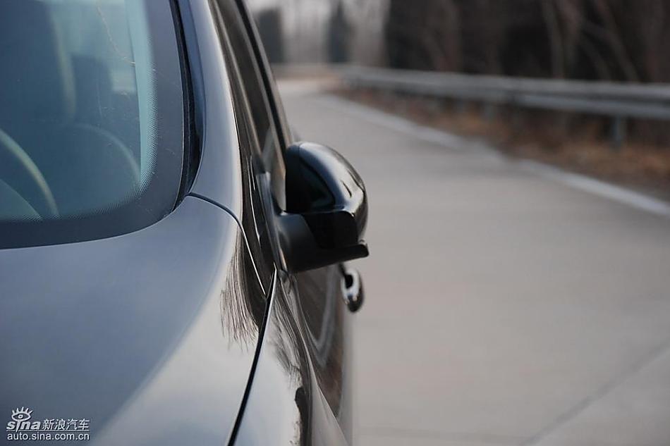 东风标致307两厢外观实拍图