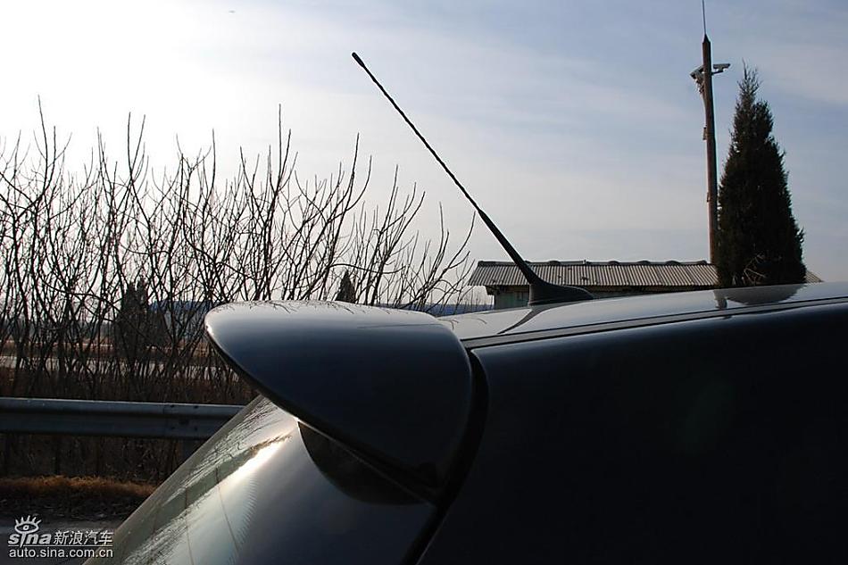 东风标致307两厢外观实拍图
