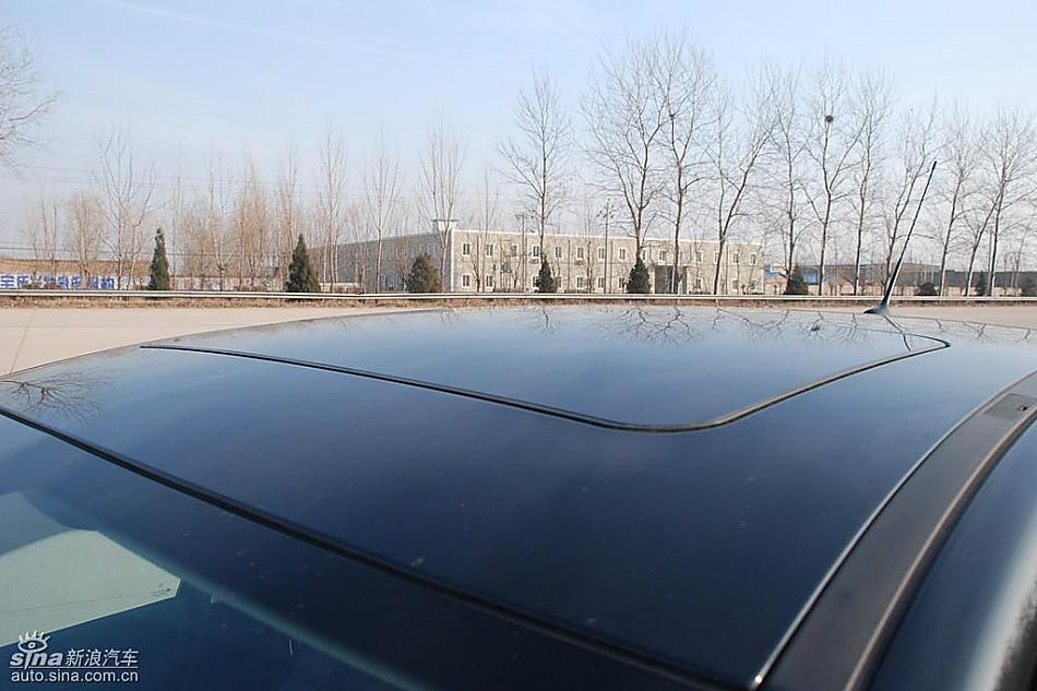 东风标致307两厢外观实拍图