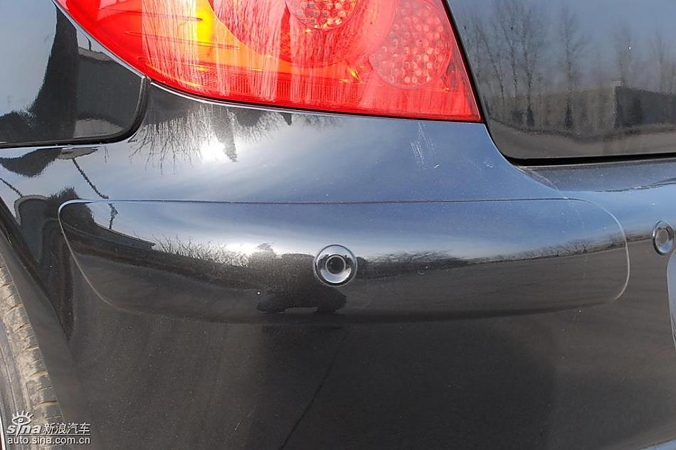 东风标致307两厢外观实拍图