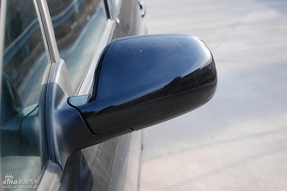 东风标致307两厢外观实拍图