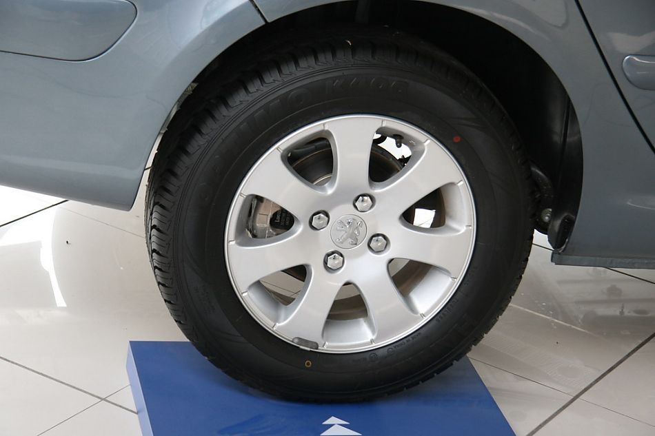 神龙汽车标致307车轮