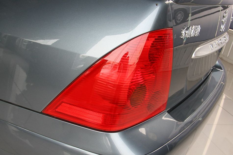 神龙汽车标致307尾灯