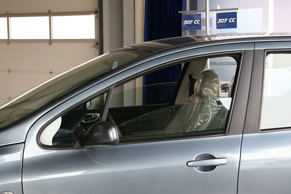 神龙汽车标致307外观