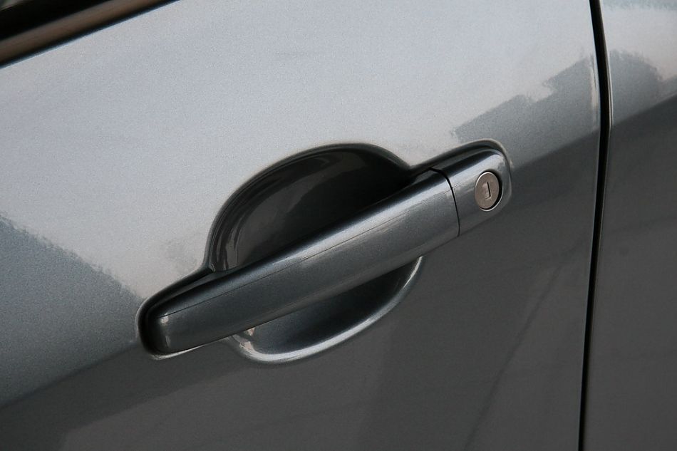 神龙汽车标致307车门拉手