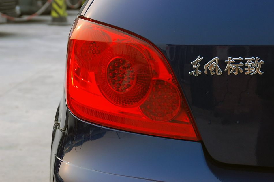 东风标致307两厢外观细节