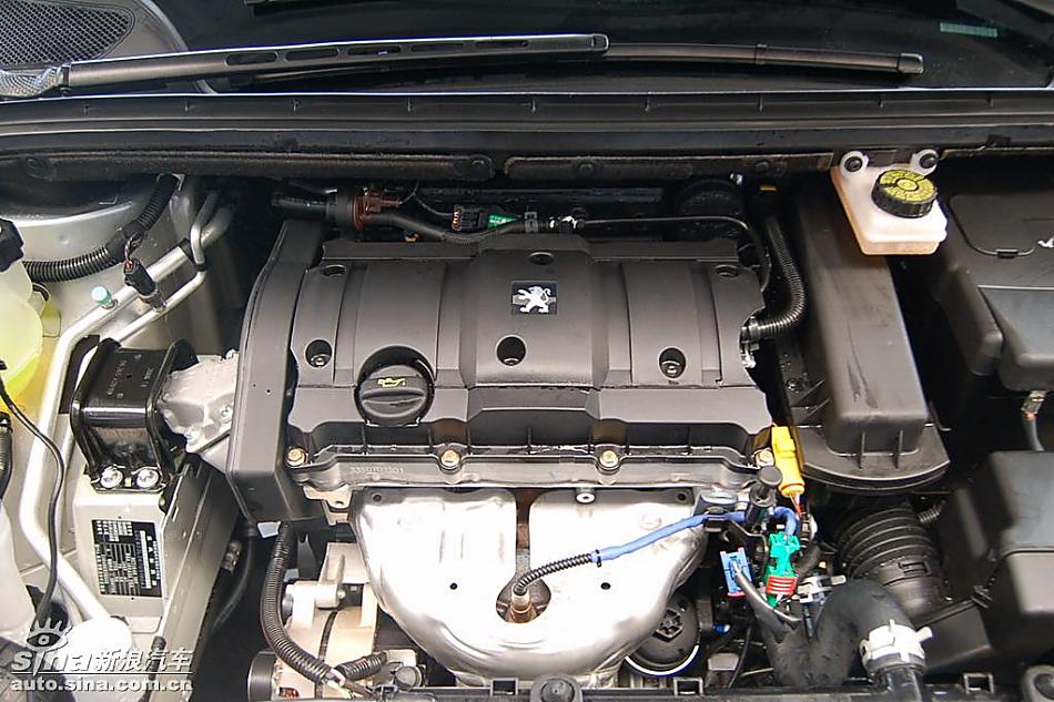 东风标致307Xs天窗版到店实拍