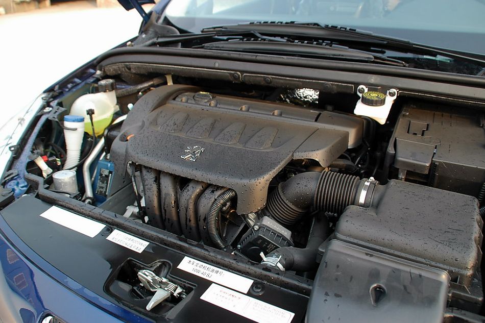 东风标致307两厢