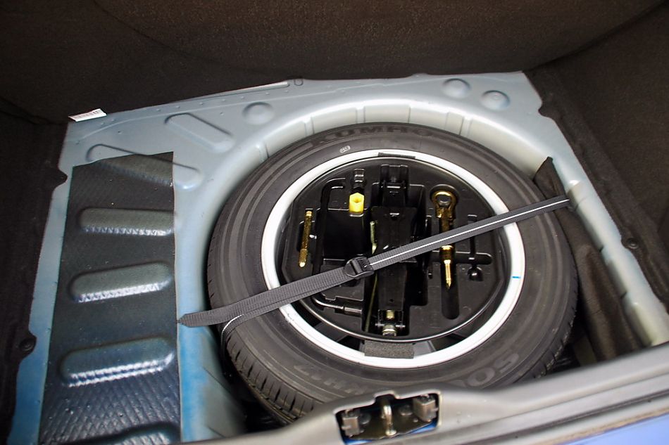 东风标致307两厢内饰