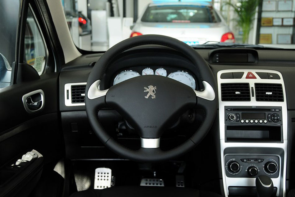 2013款标致307 1.6L自动CROSS