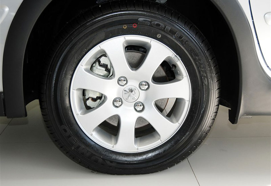 2013款标致307 1.6L自动CROSS