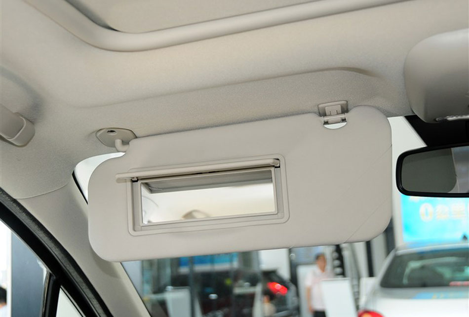 2013款标致307 1.6L自动CROSS