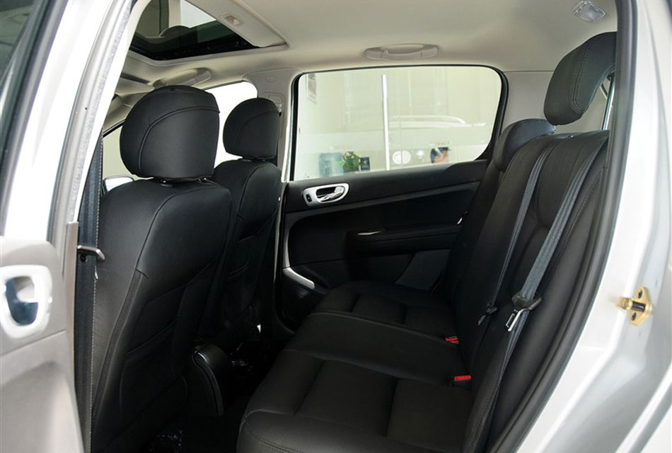 2013款标致307 1.6L自动CROSS