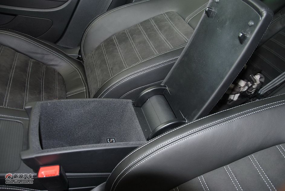 2011款一汽大众CC 1.8TSI自动豪华型