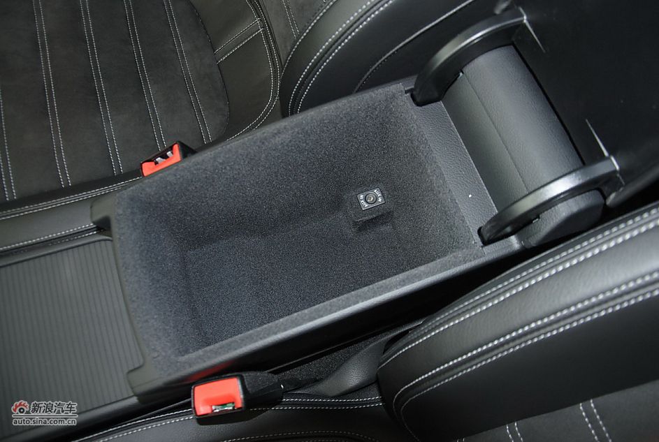 2011款一汽大众CC 1.8TSI自动豪华型