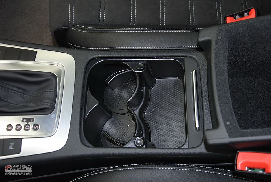 2011款一汽大众CC 1.8TSI自动豪华型