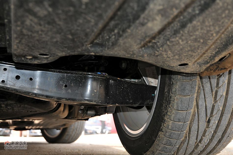 后四连杆独立悬挂