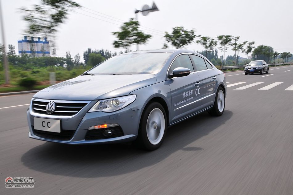 大众CC高速路动态实拍