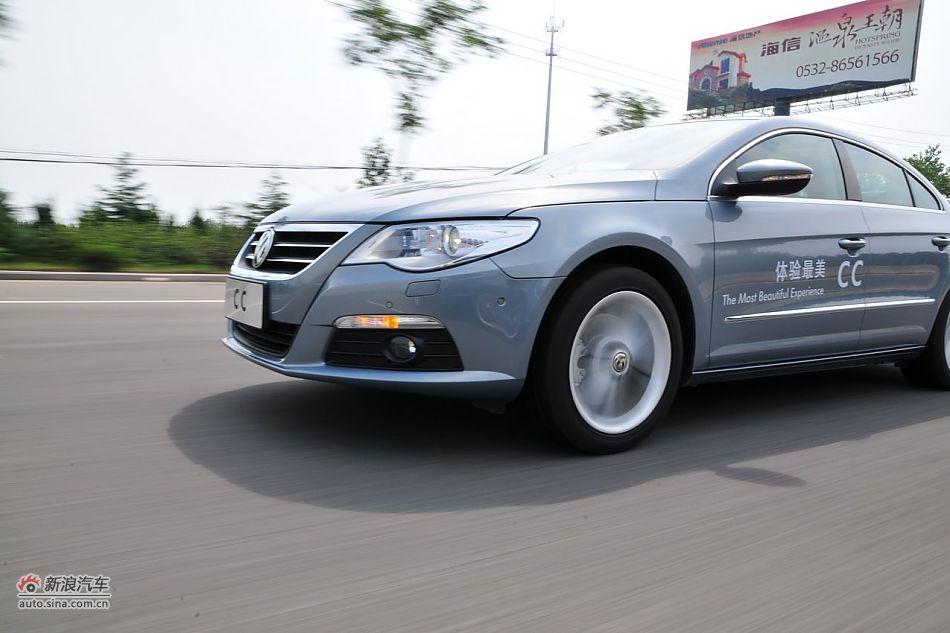 大众CC高速路动态实拍