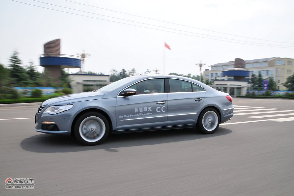 大众CC高速路动态实拍