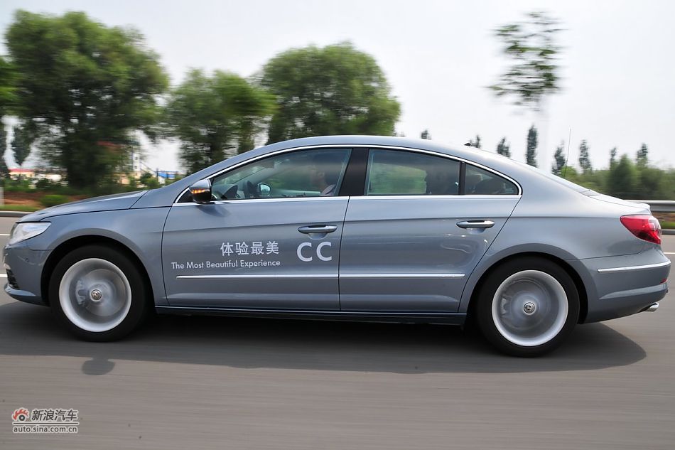 大众CC高速路动态实拍