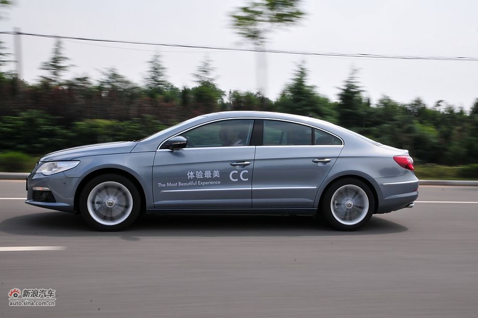 大众CC高速路动态实拍