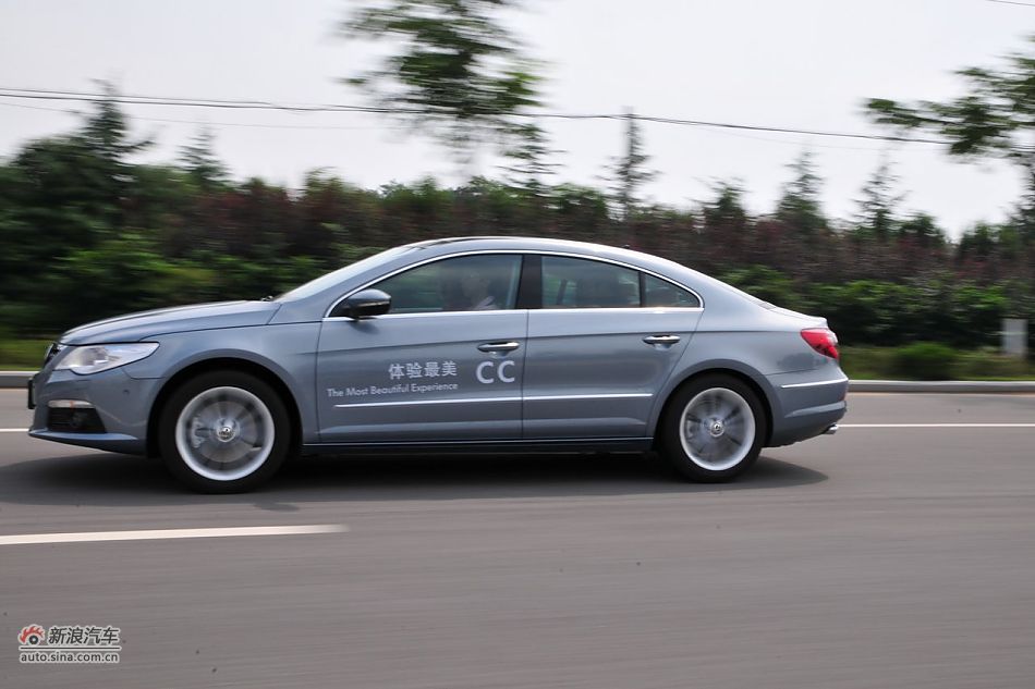 大众CC高速路动态实拍