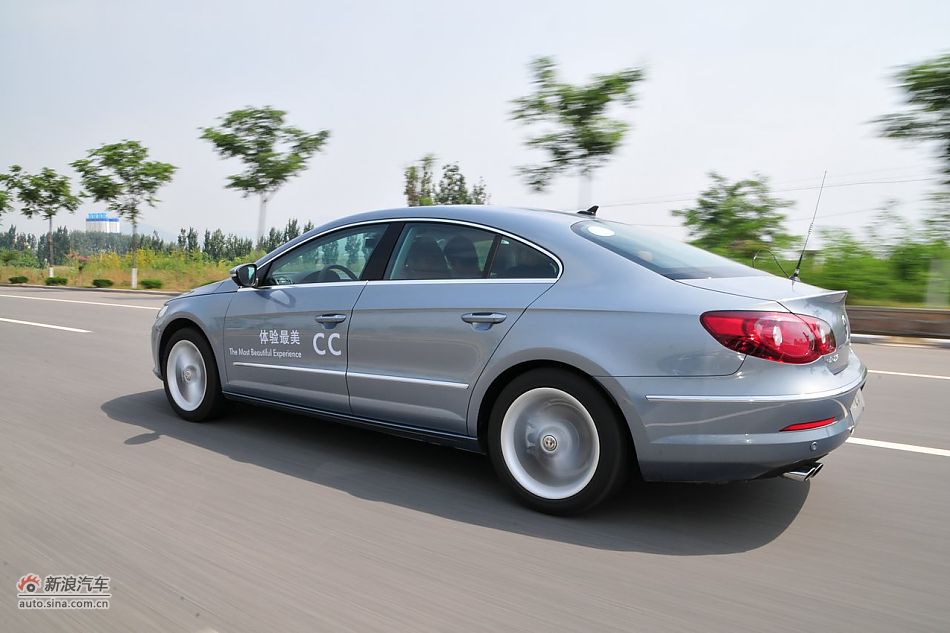 大众CC高速路动态实拍