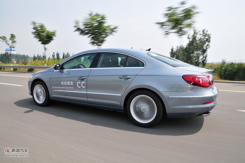 大众CC高速路动态实拍