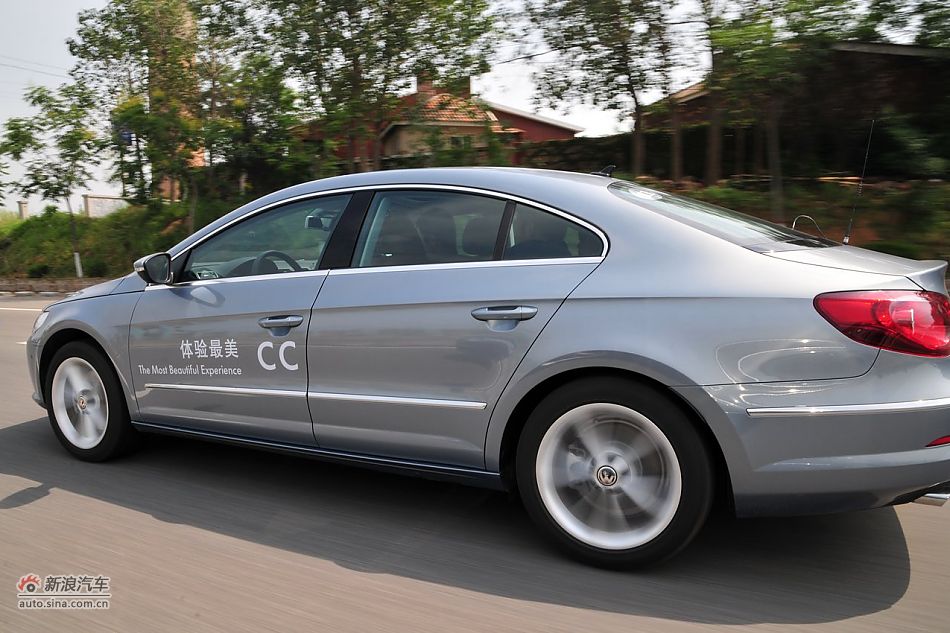 大众CC高速路动态实拍