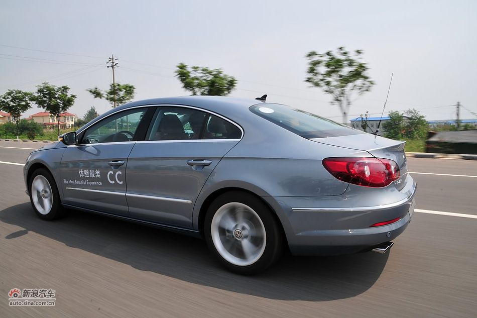 大众CC高速路动态实拍