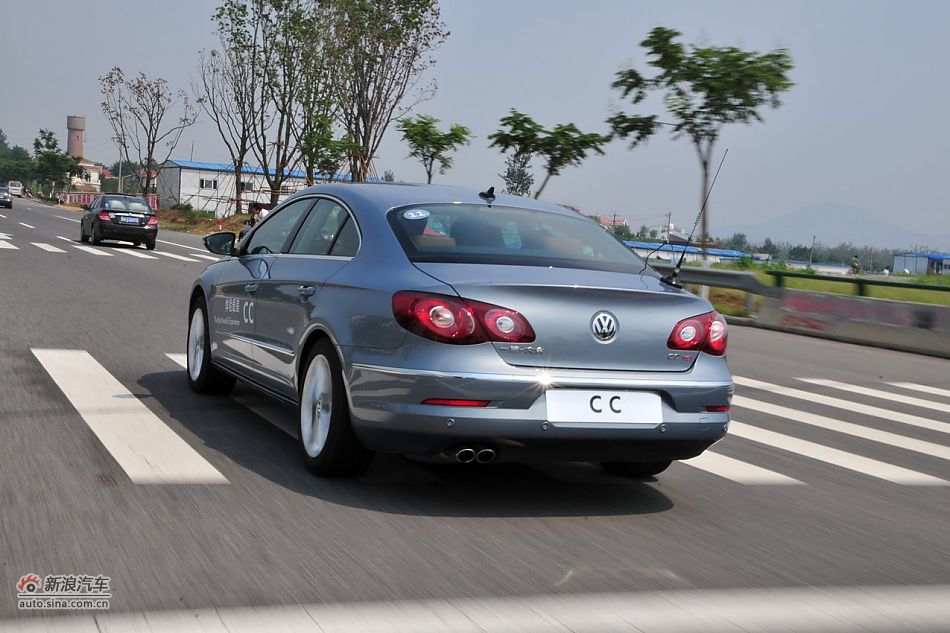 大众CC高速路动态实拍