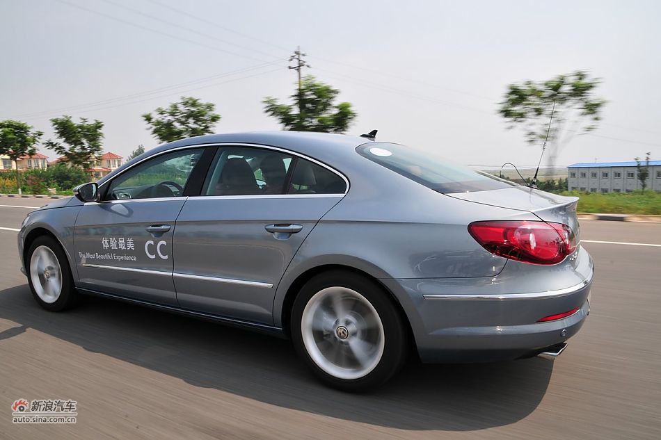 大众CC高速路动态实拍