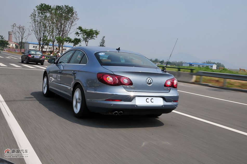 大众CC高速路动态实拍