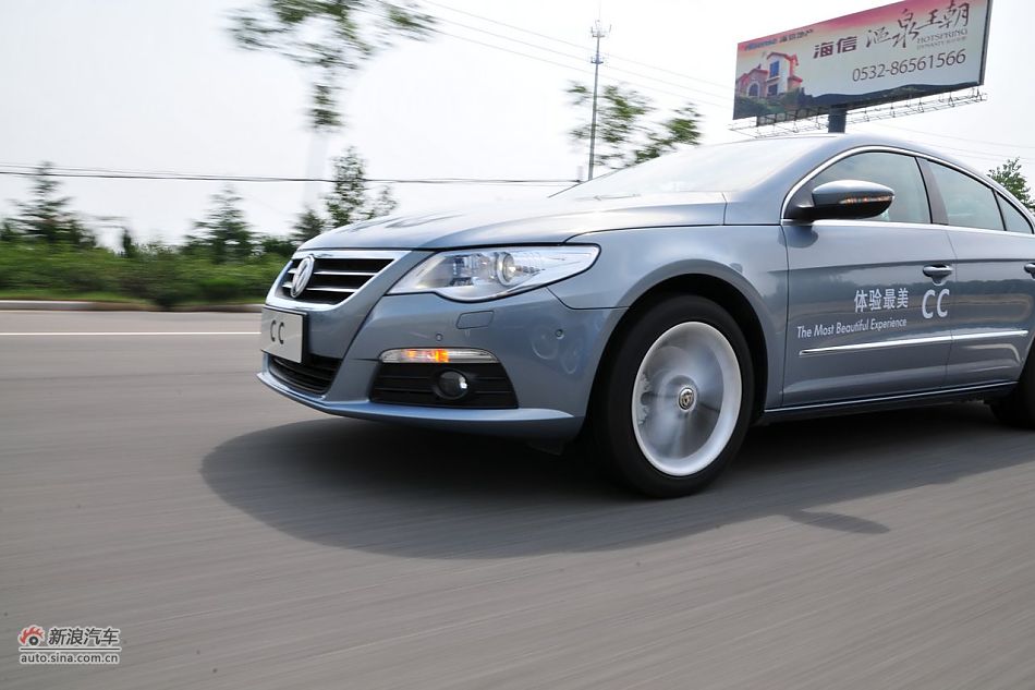 大众CC高速路动态实拍