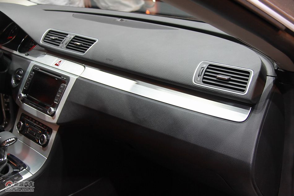 一汽大众CC内饰