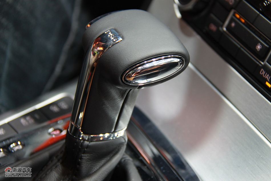 一汽大众CC内饰