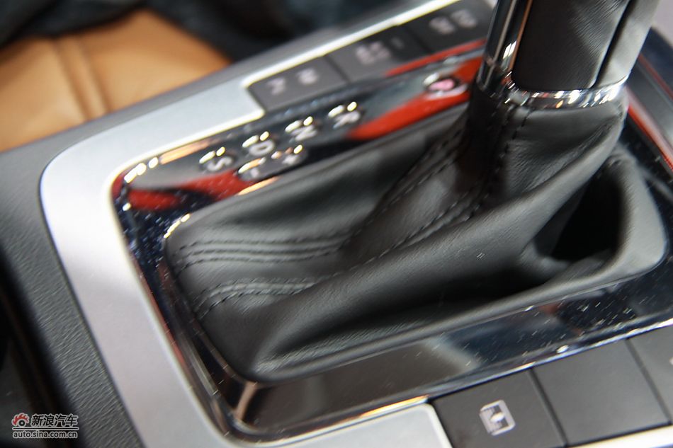 一汽大众CC内饰