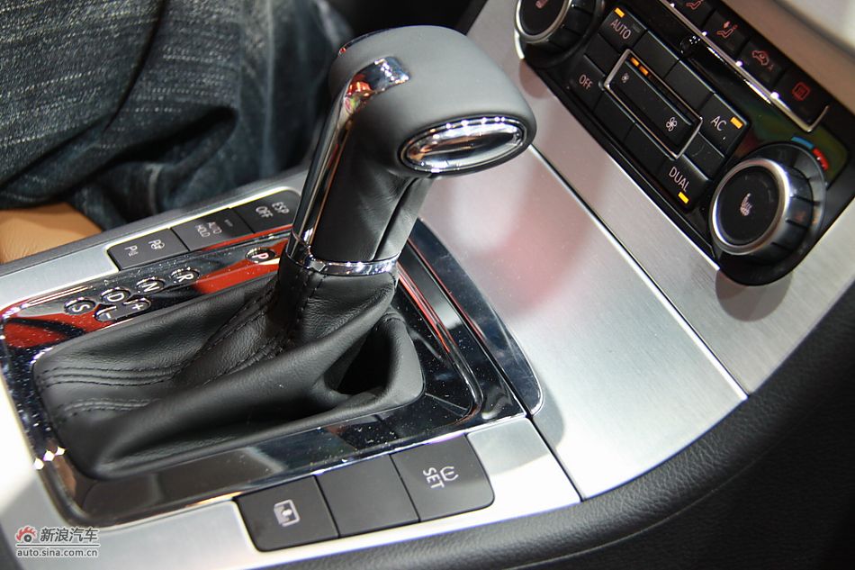 一汽大众CC内饰